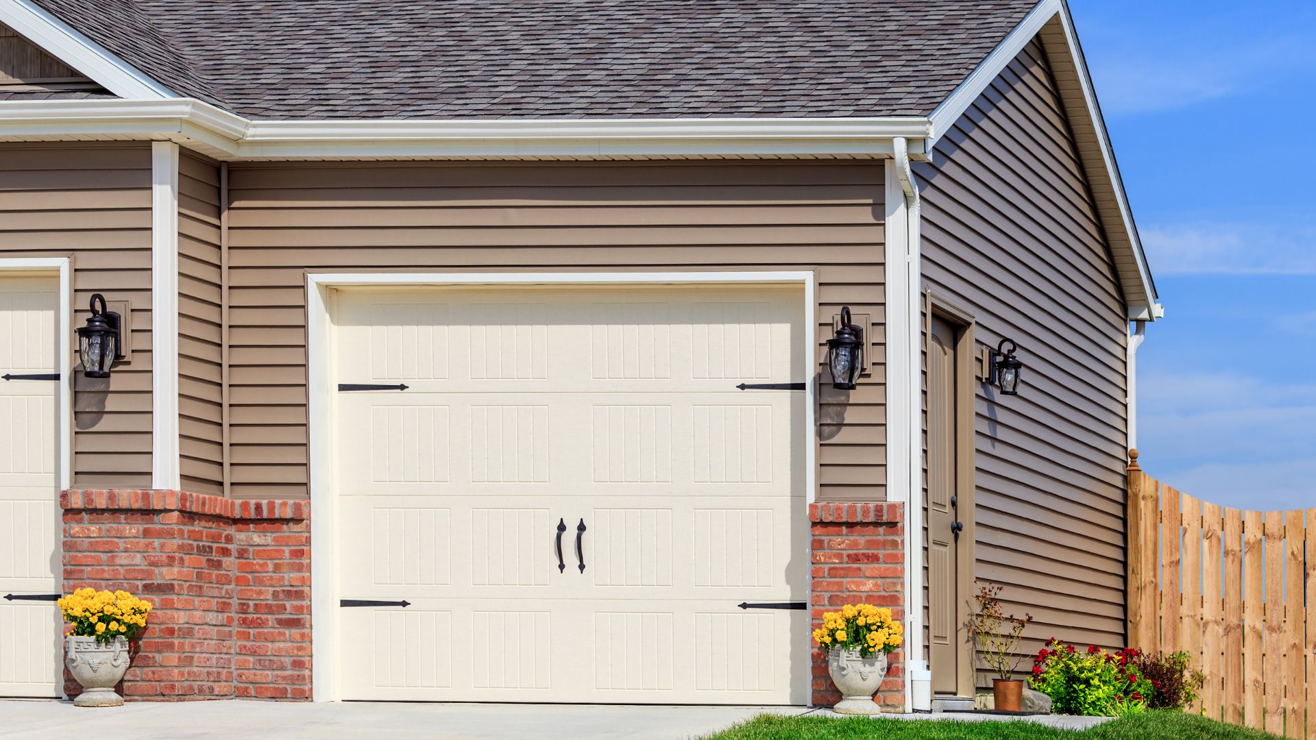 C.H.I. Overhead Door panel garage door on a residential home